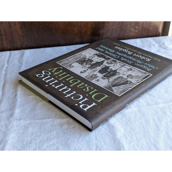 Picturing disability, R Bogdan 1st edition Hardcover book LIKE NEW - Picture 3 of 11
